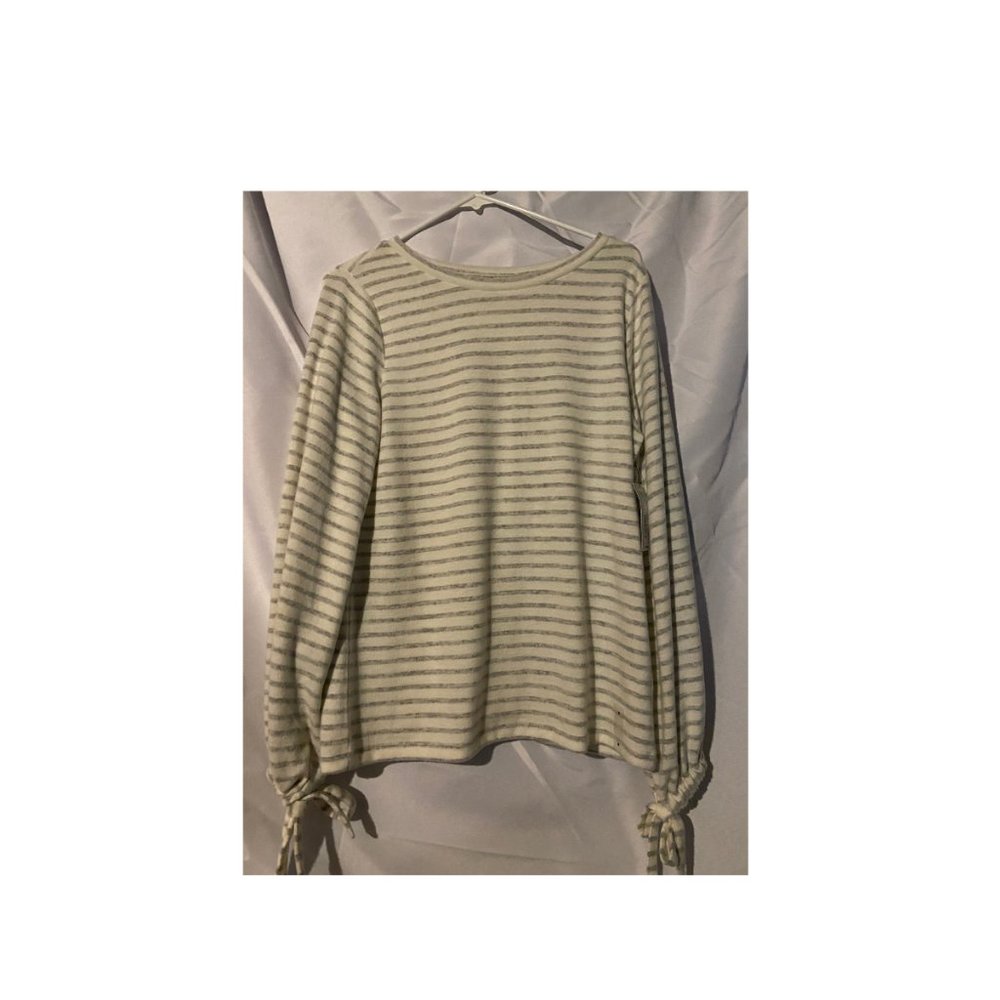 Gray and white striped fleece, Ana, medium